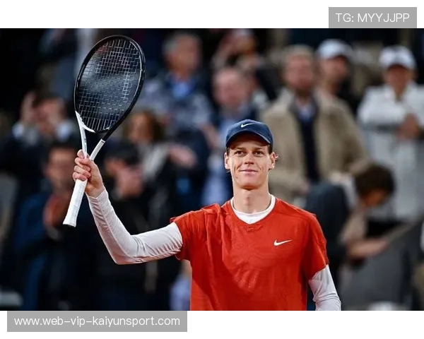 辛纳底线抽球逼迫对手失误，积分稳居世界第二挺进决赛