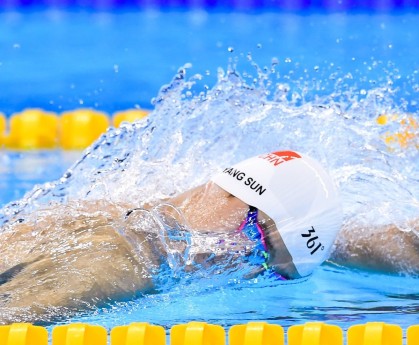 开云网页-瓜迪奥拉继续推动年轻球员在高水平比赛中积累经验，瓜迪奥拉是不是顶级球员