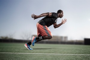 开云中国-丹·卡特的领导力与球场表现，巩固了全黑队的核心地位，卡特丹宁斯